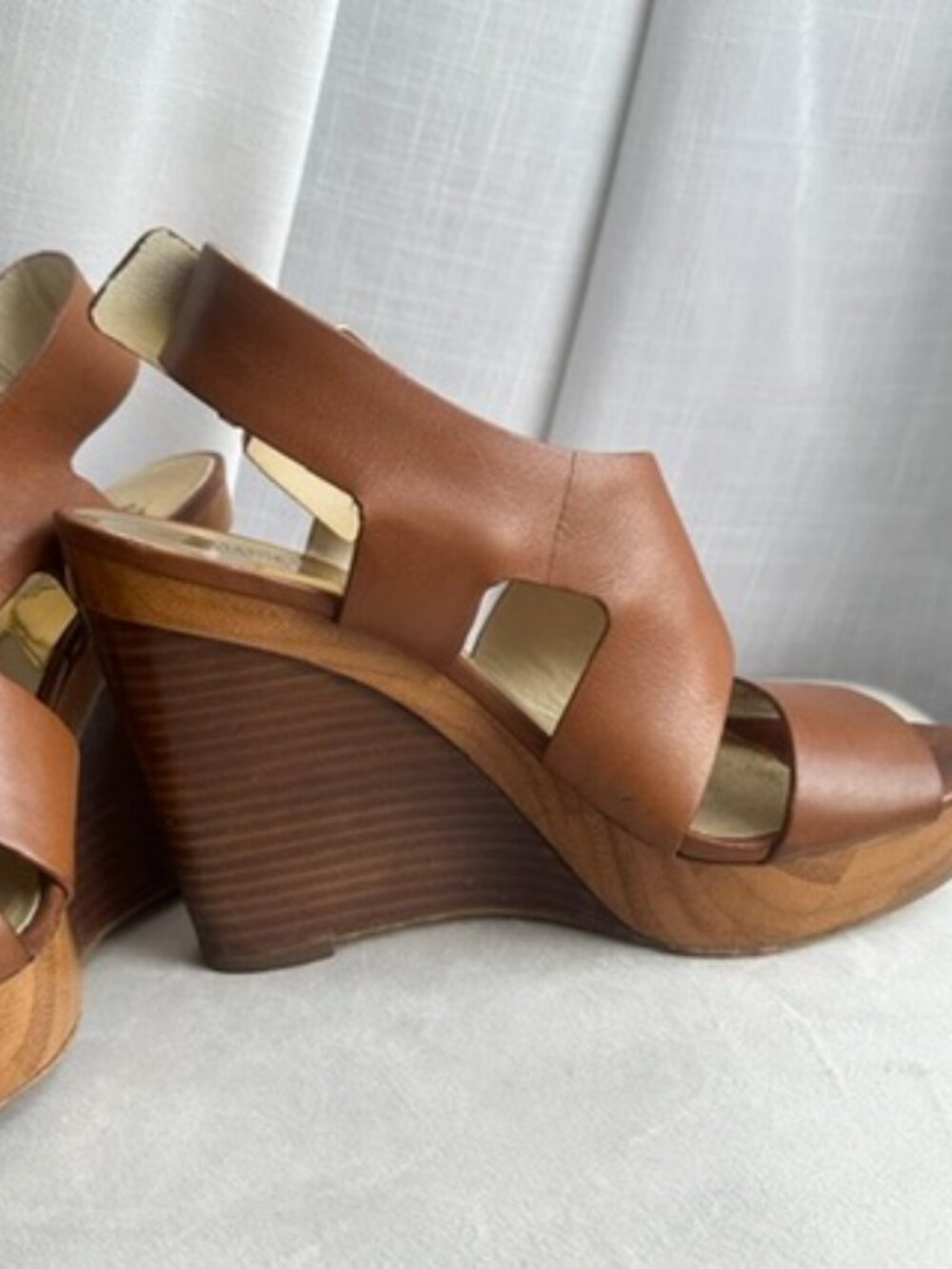 Michael Kors Leather Wedge Sandals 7.5 Brown Gold Buckle Platform - Picture 3 of 5